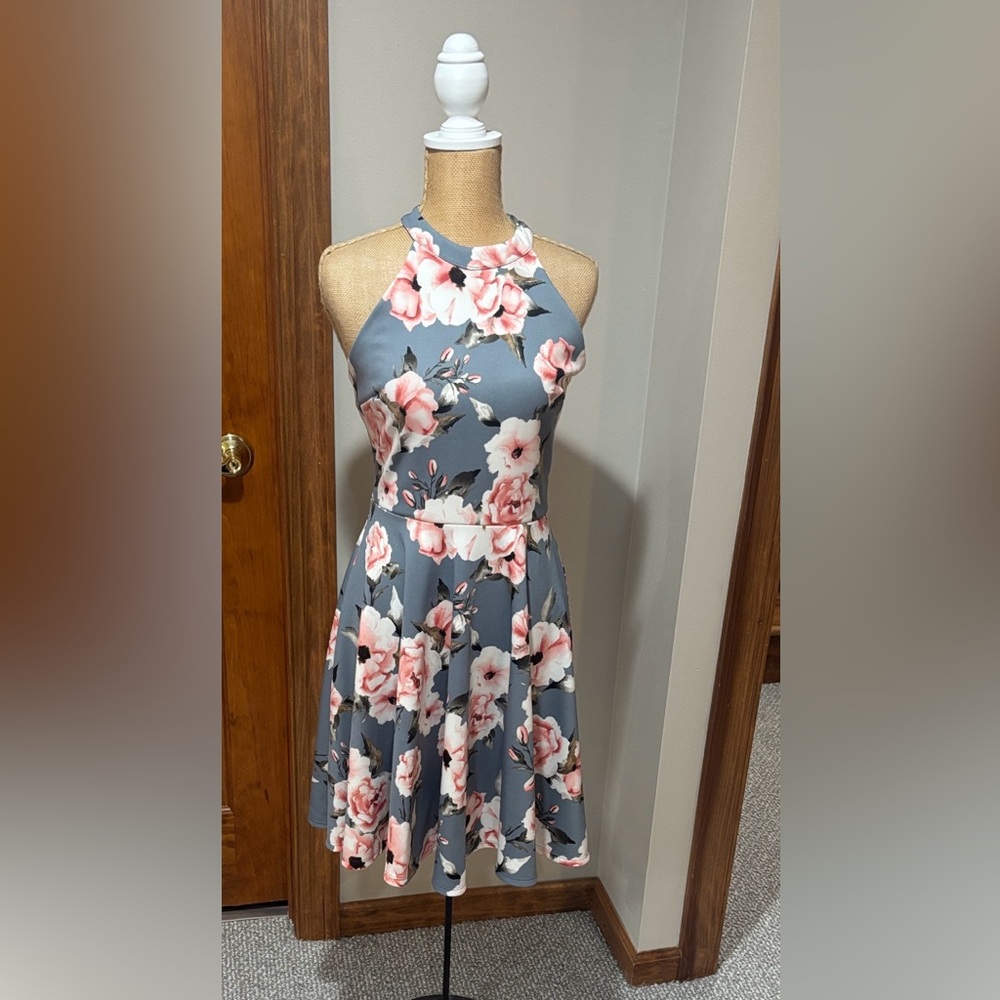 Soprano Strapless Floral Dress in Pink and Gray